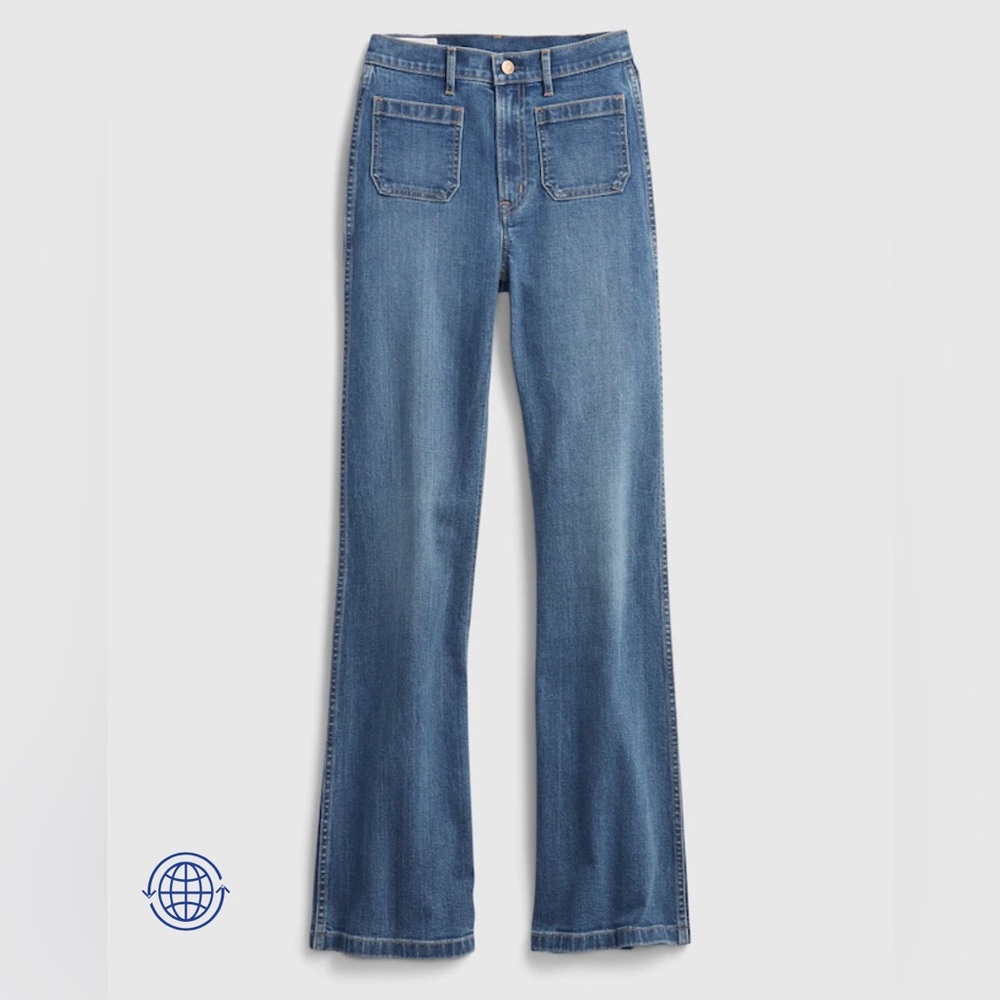 Gap high rise 70s flare with Washwell. Size 26R. NWT